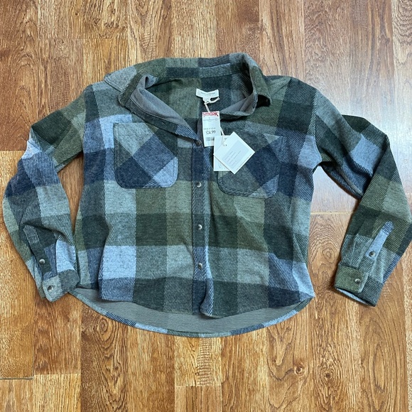 beachlunchlounge Tops - Beachlunchlounge Green and Blue Plaid Flannel Shirt Medium